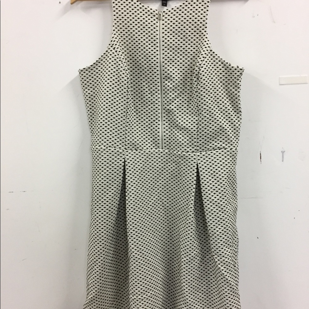 Polka dot black and white express dress size 10. - Picture 6 of 7